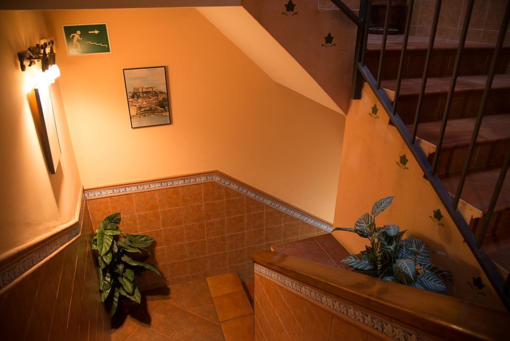 Hostal Hueso Trujillo Exterior photo