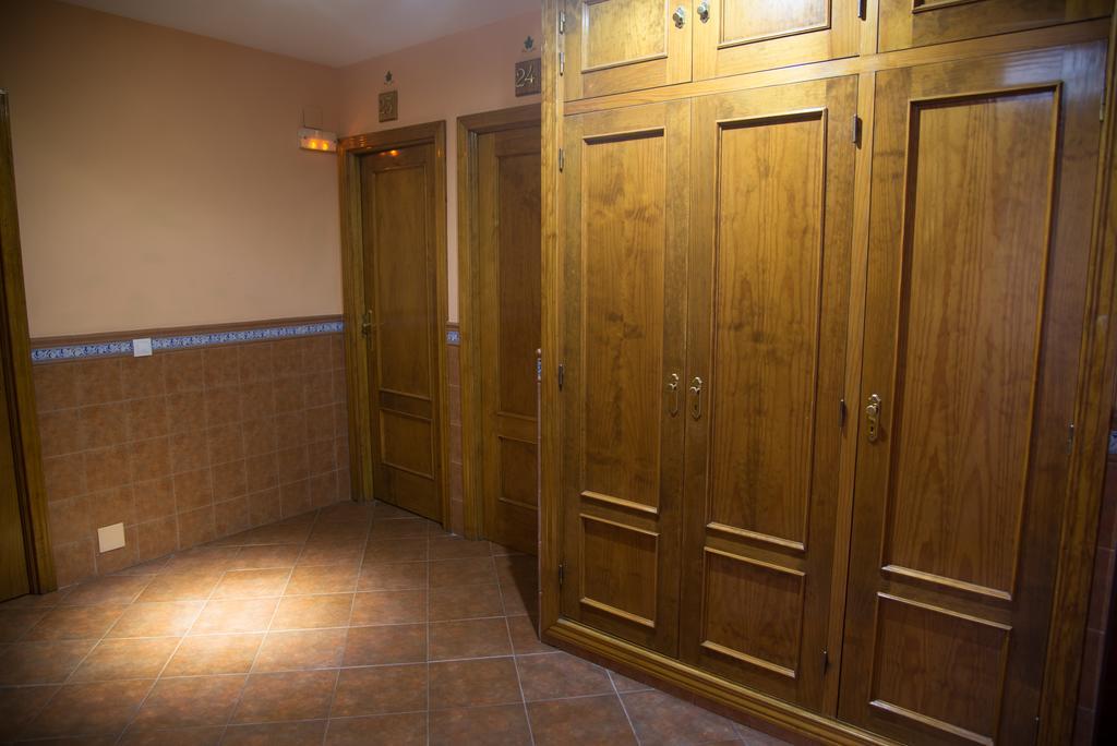 Hostal Hueso Trujillo Exterior photo