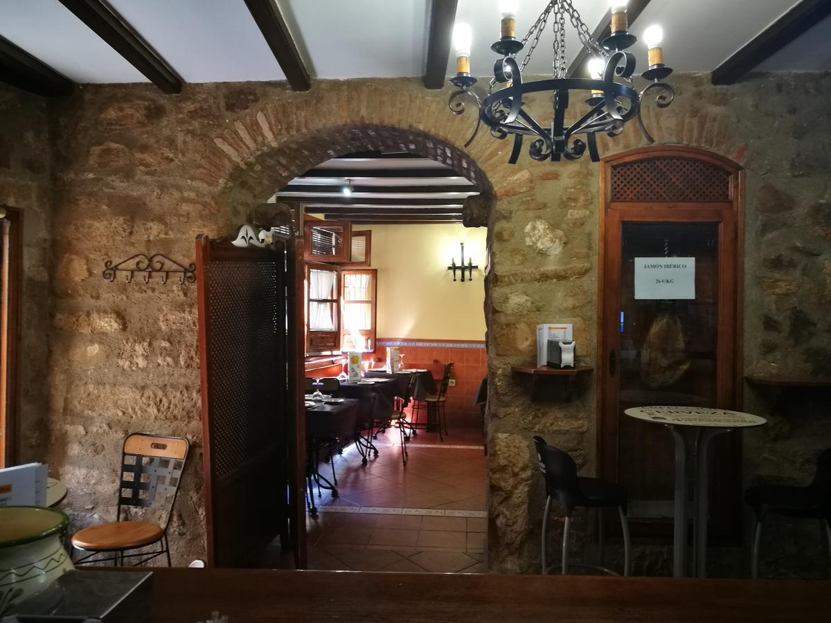 Hostal Hueso Trujillo Exterior photo