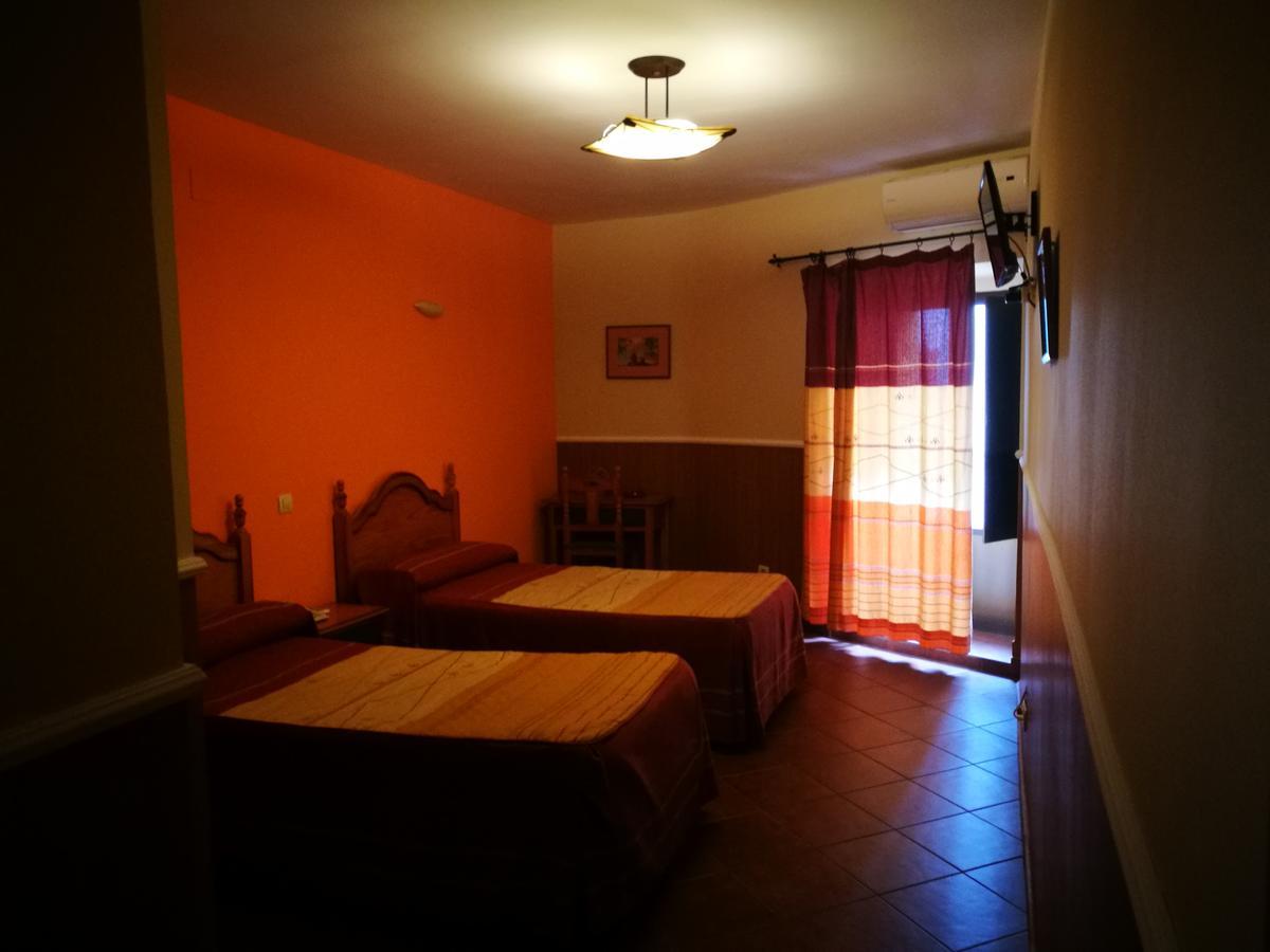 Hostal Hueso Trujillo Exterior photo