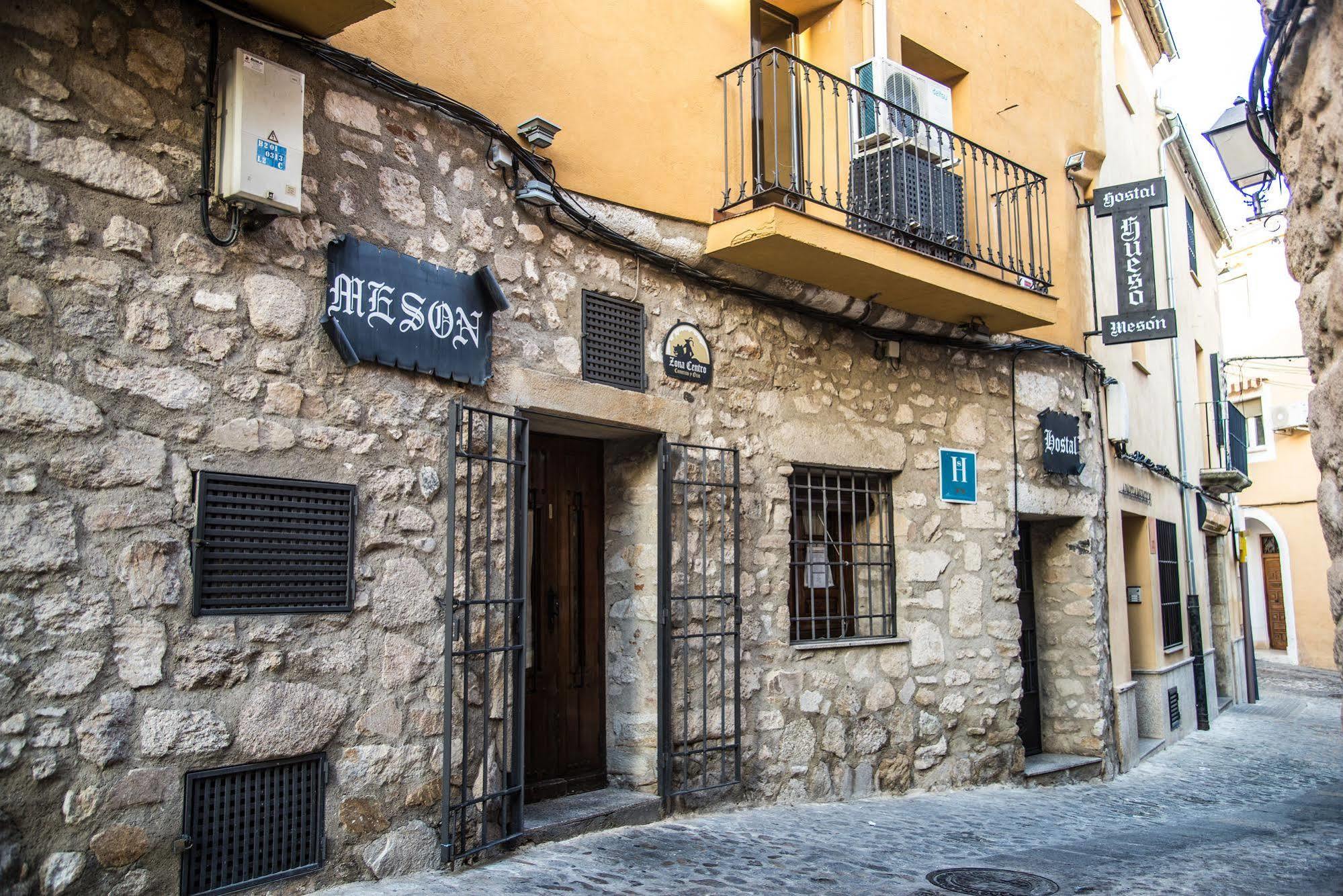 Hostal Hueso Trujillo Exterior photo