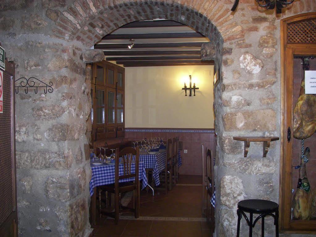 Hostal Hueso Trujillo Exterior photo