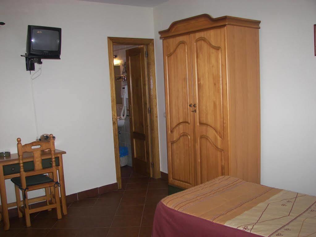 Hostal Hueso Trujillo Exterior photo