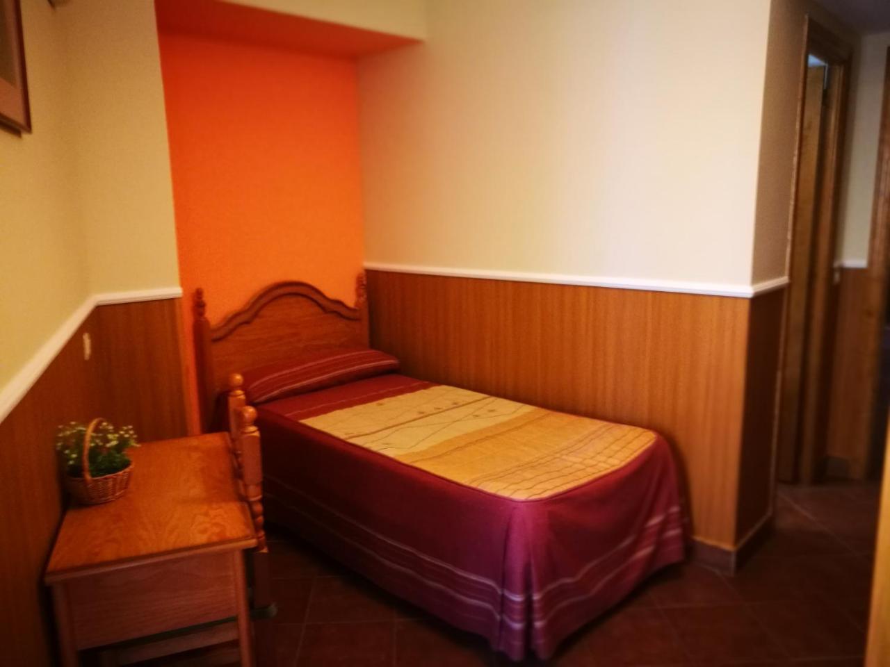 Hostal Hueso Trujillo Exterior photo